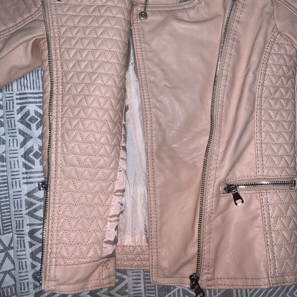 Blush pink leather jacket. - Picture 4 of 11